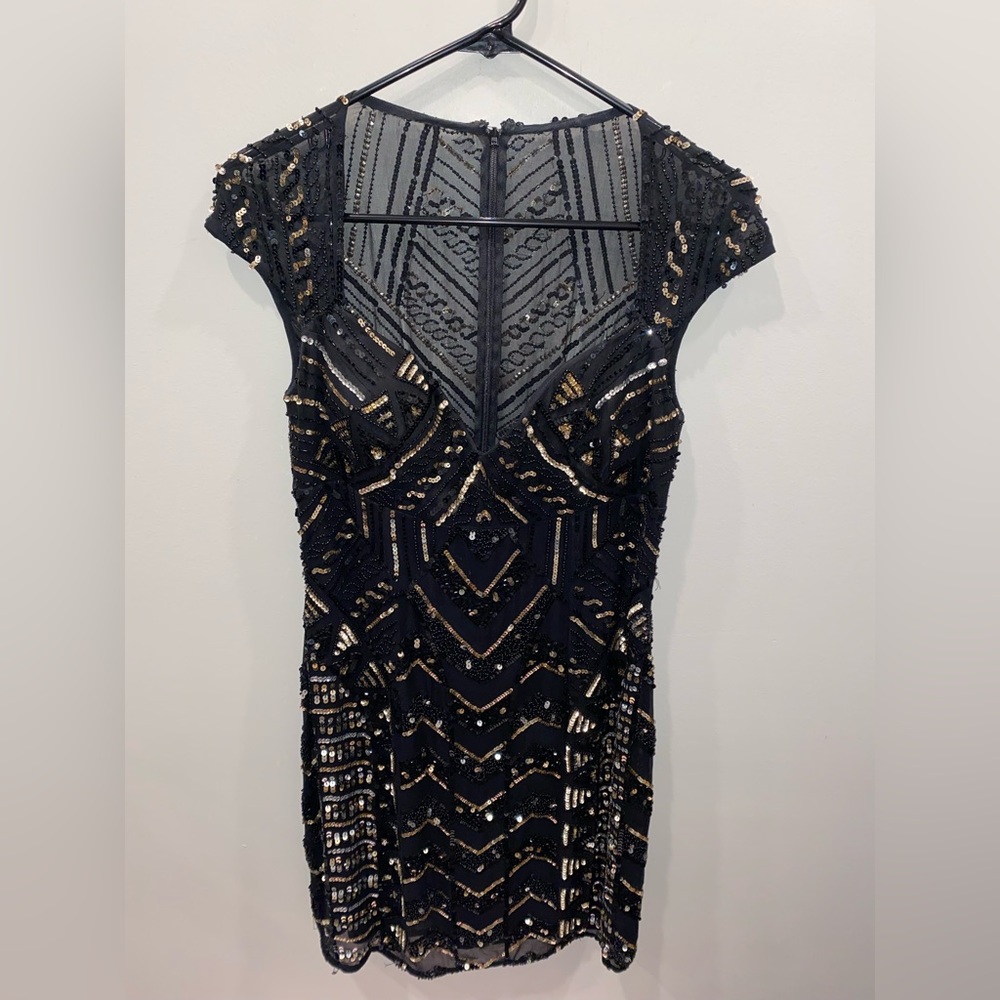 Scala Black 100% Silk Gold Embellished  Sheath Dress V-Neck Cap Sleeve Size 8